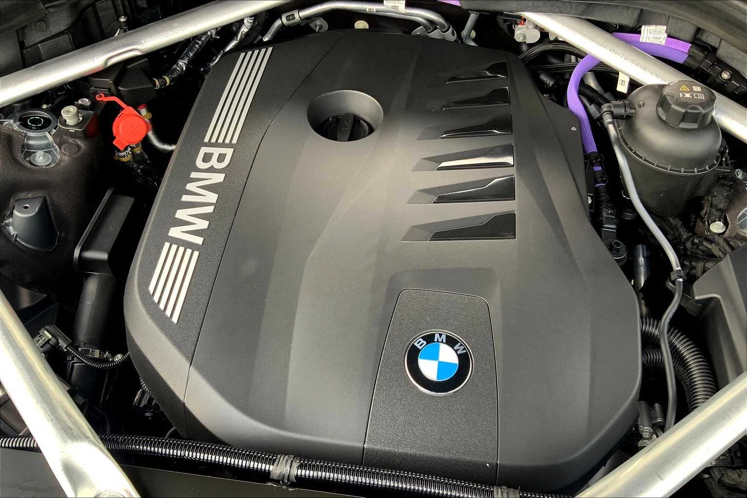 New 2026 Skyscraper Grey Metallic BMW xDrive40i image 17