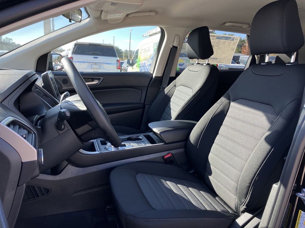 2024 Ford Edge SE photo 16
