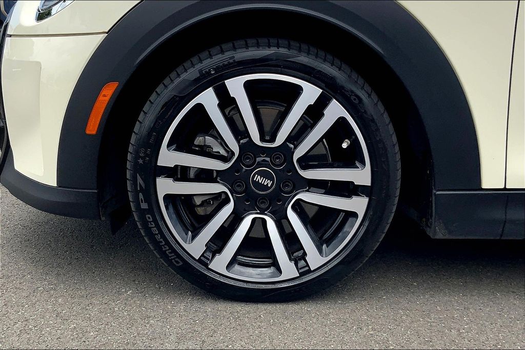 Image of Certified Pre-Owned 2023 MINI Cooper S Base