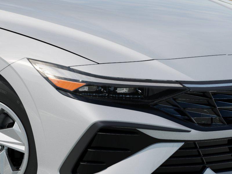 2025 Hyundai Elantra SE photo 8