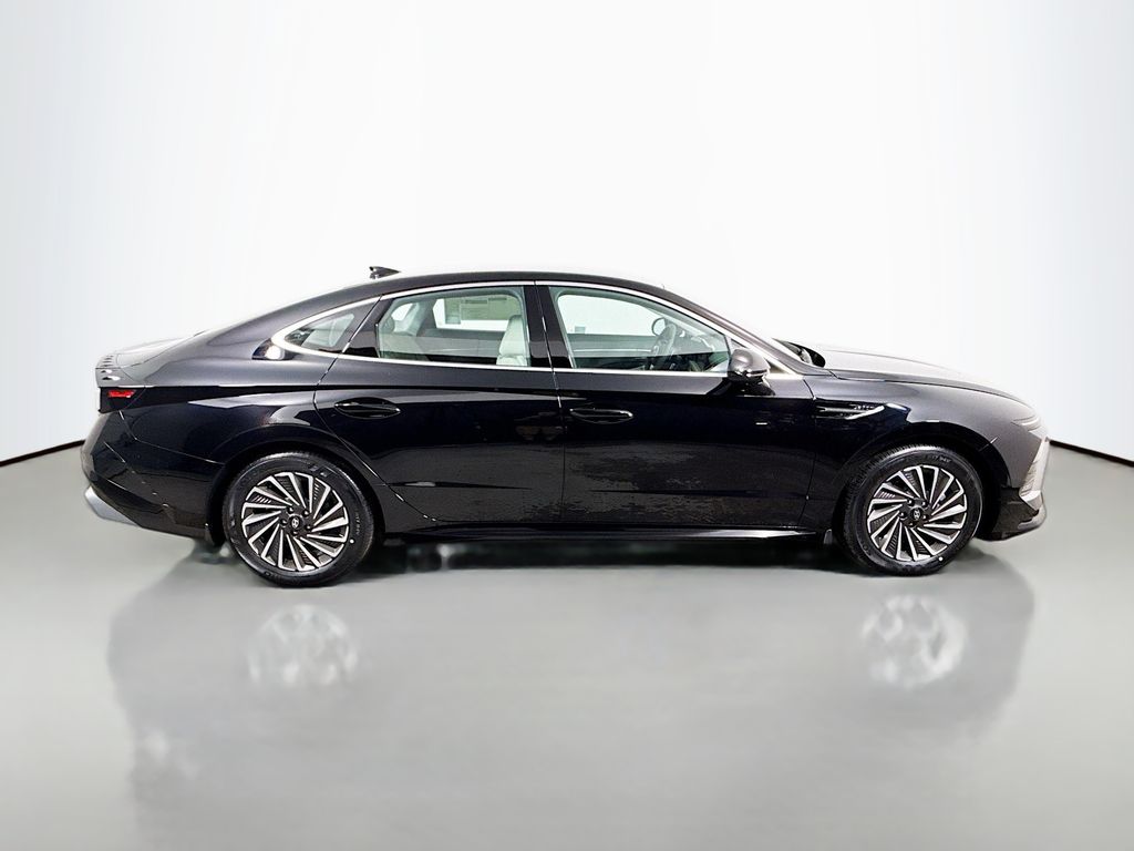2025 Hyundai Sonata Hybrid SEL photo 8