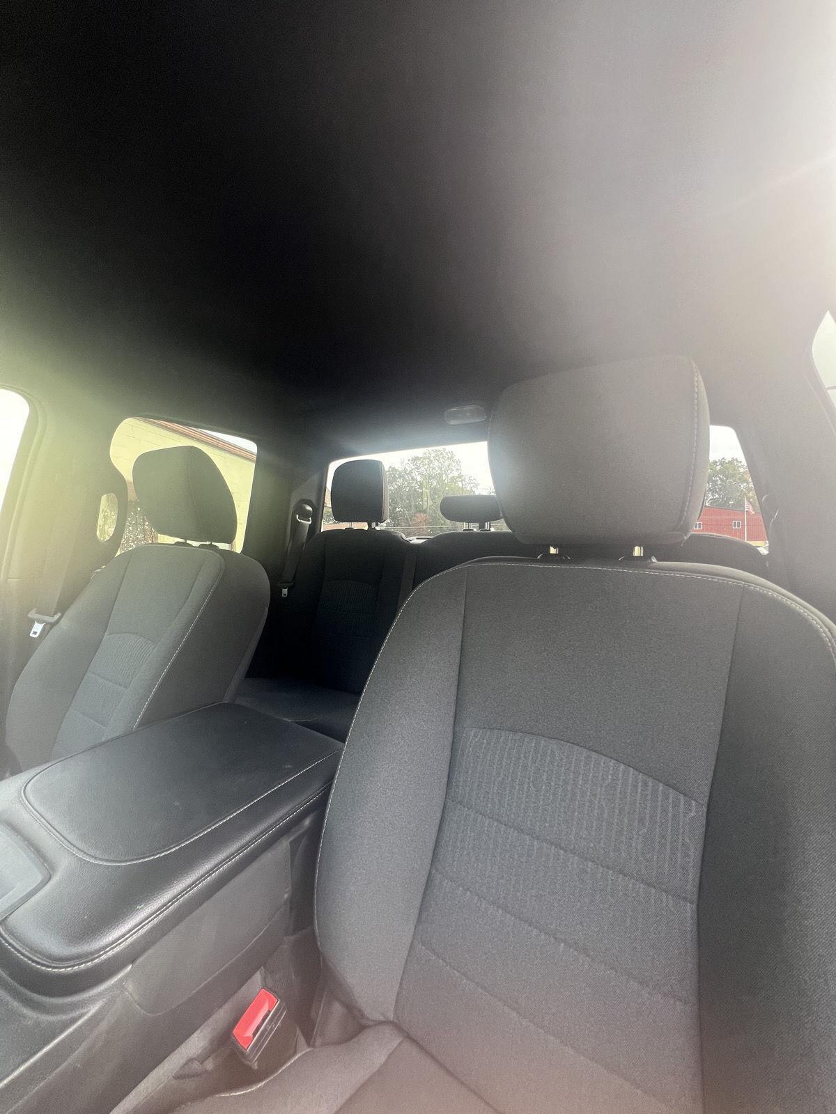 2022 Ram 1500 SLT photo 9