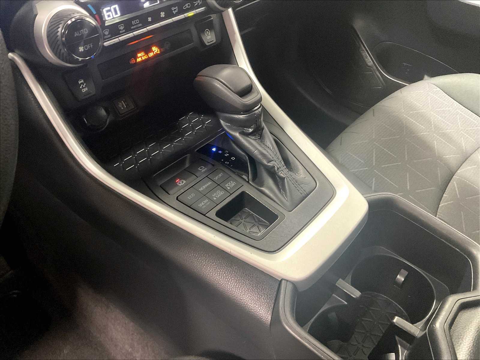 2023 Toyota RAV4 XLE photo 20