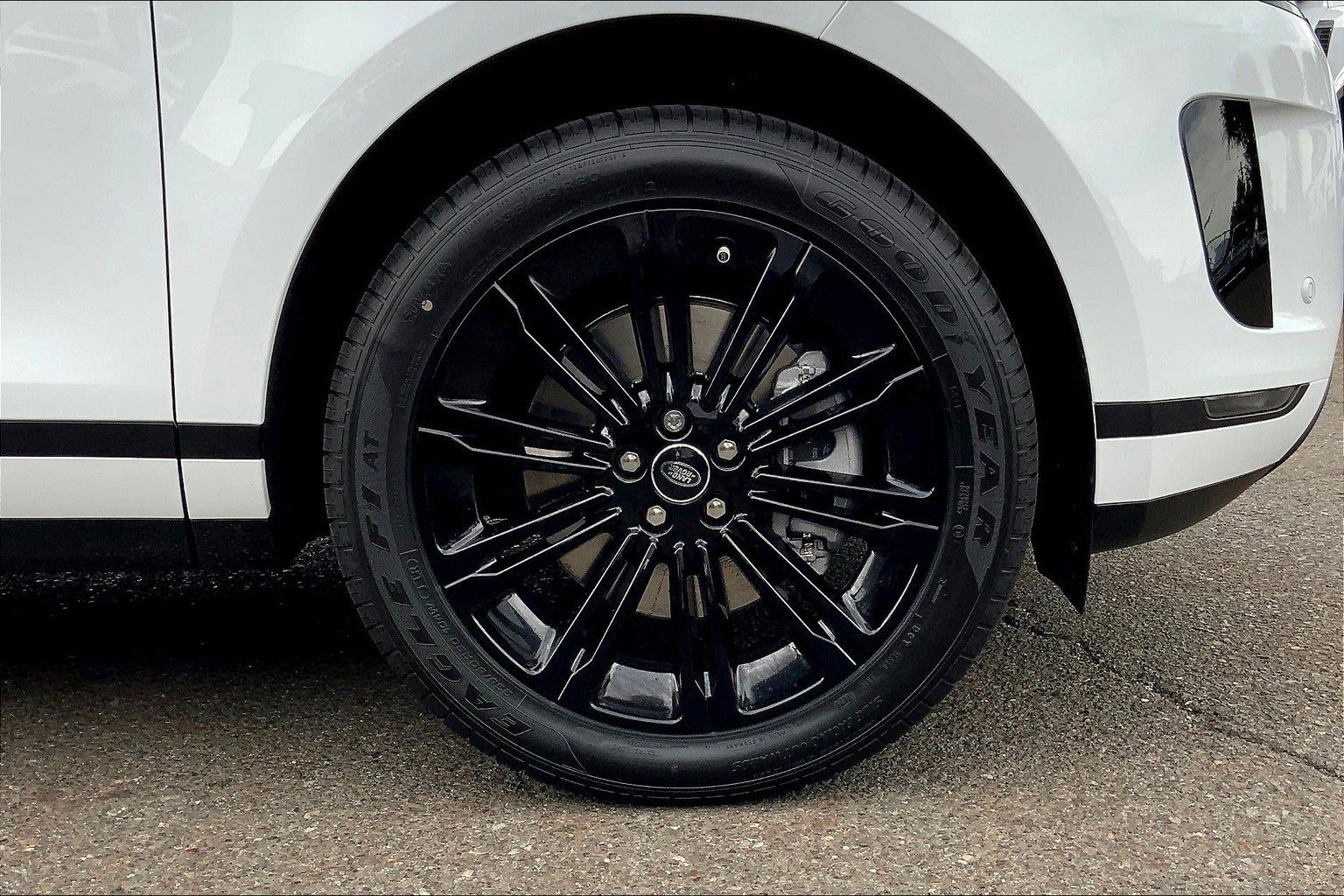 2026 Land Rover Range Rover Evoque S photo 11