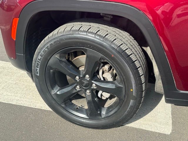 2023 Jeep Grand Cherokee Altitude X photo 2