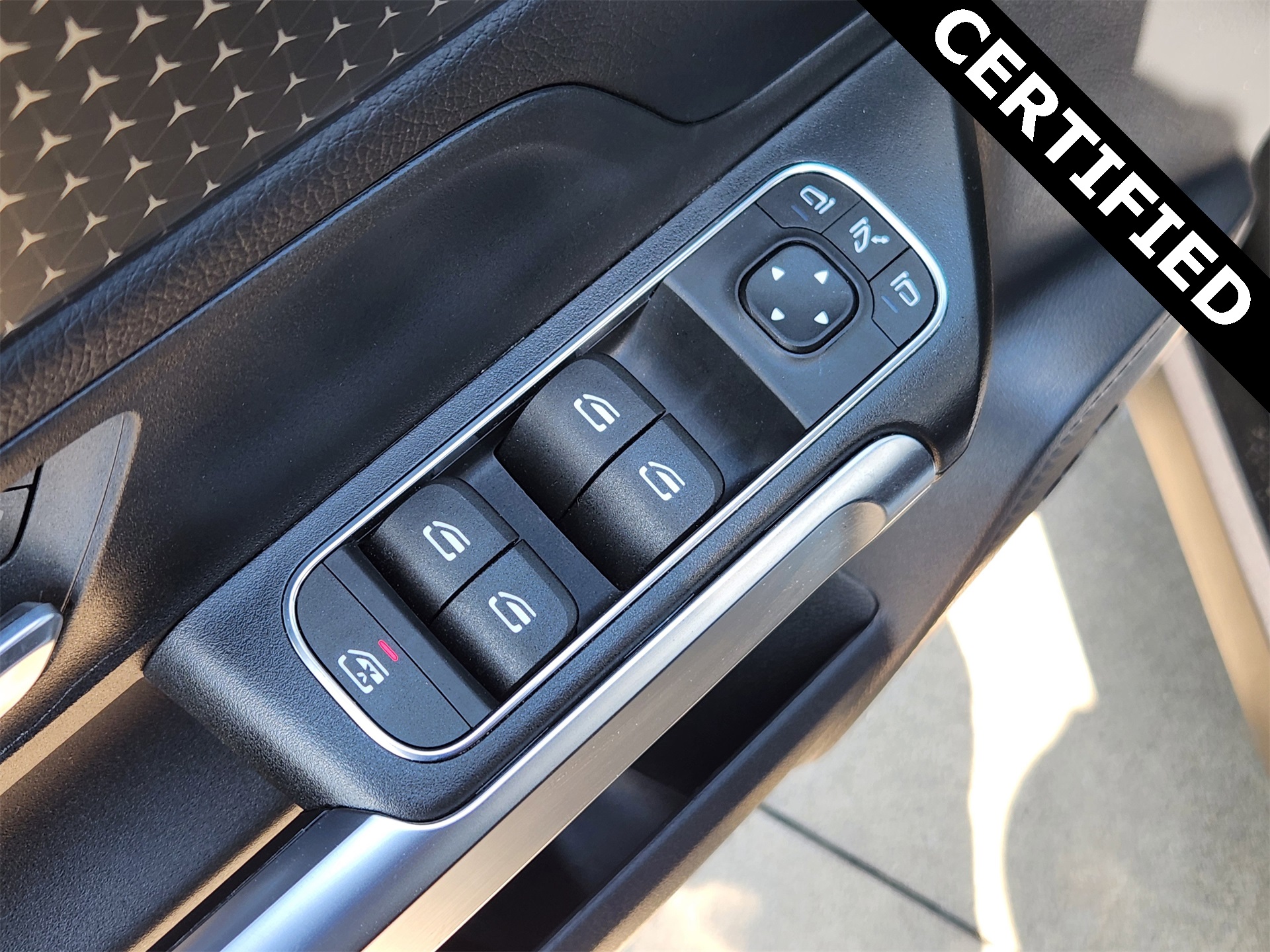 2025 Mercedes Benz GLB 250 photo 21