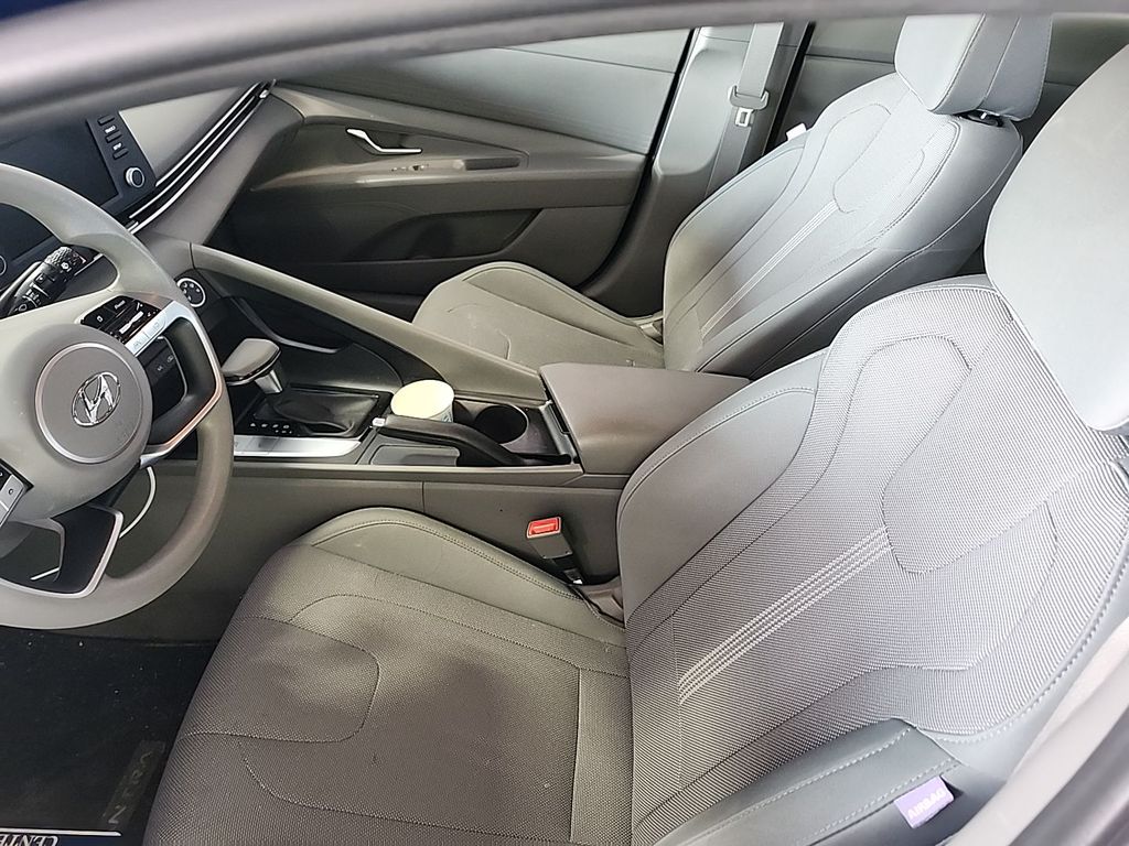 2021 Hyundai Elantra SE photo 10