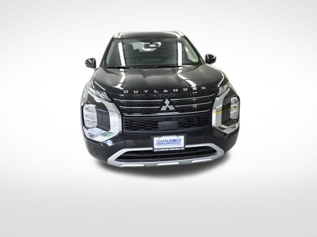 2024 Mitsubishi Outlander SEL photo 2