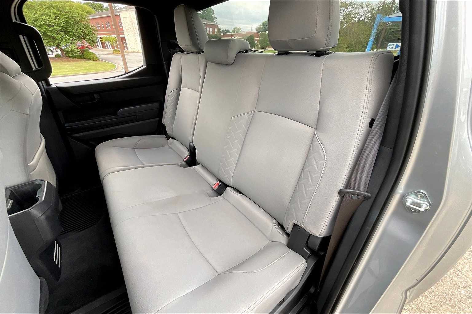 2024 Toyota Tacoma SR5 photo 19