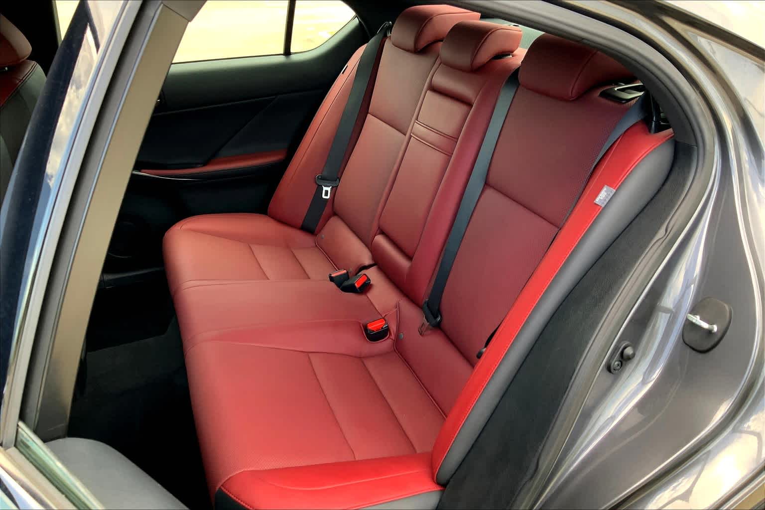2021 Lexus IS 300 photo 18
