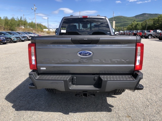 2026 Ford F-250 photo 4