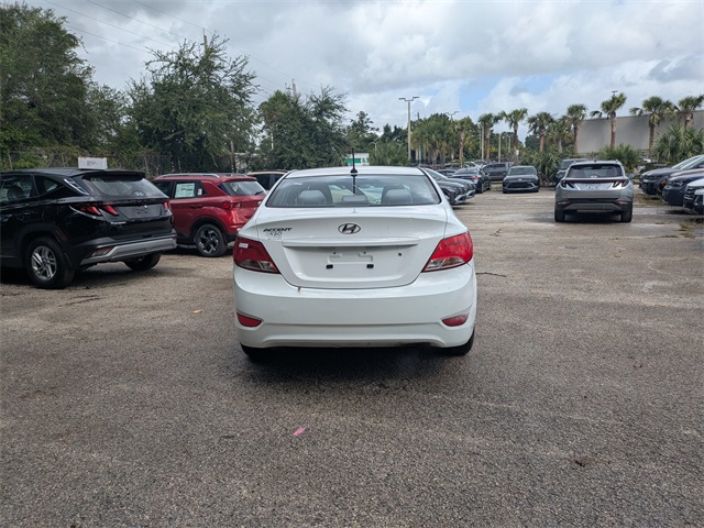 2016 Hyundai Accent SE photo 4