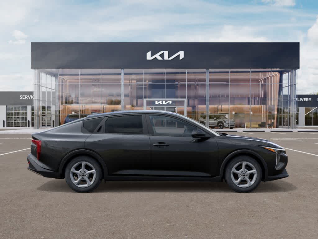 2025 Kia K4 LXS photo 6
