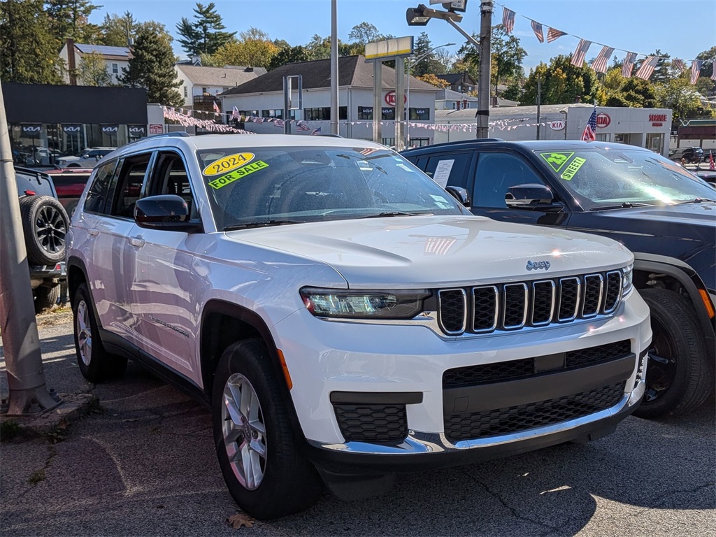 2024 Jeep Grand Cherokee Laredo photo 4
