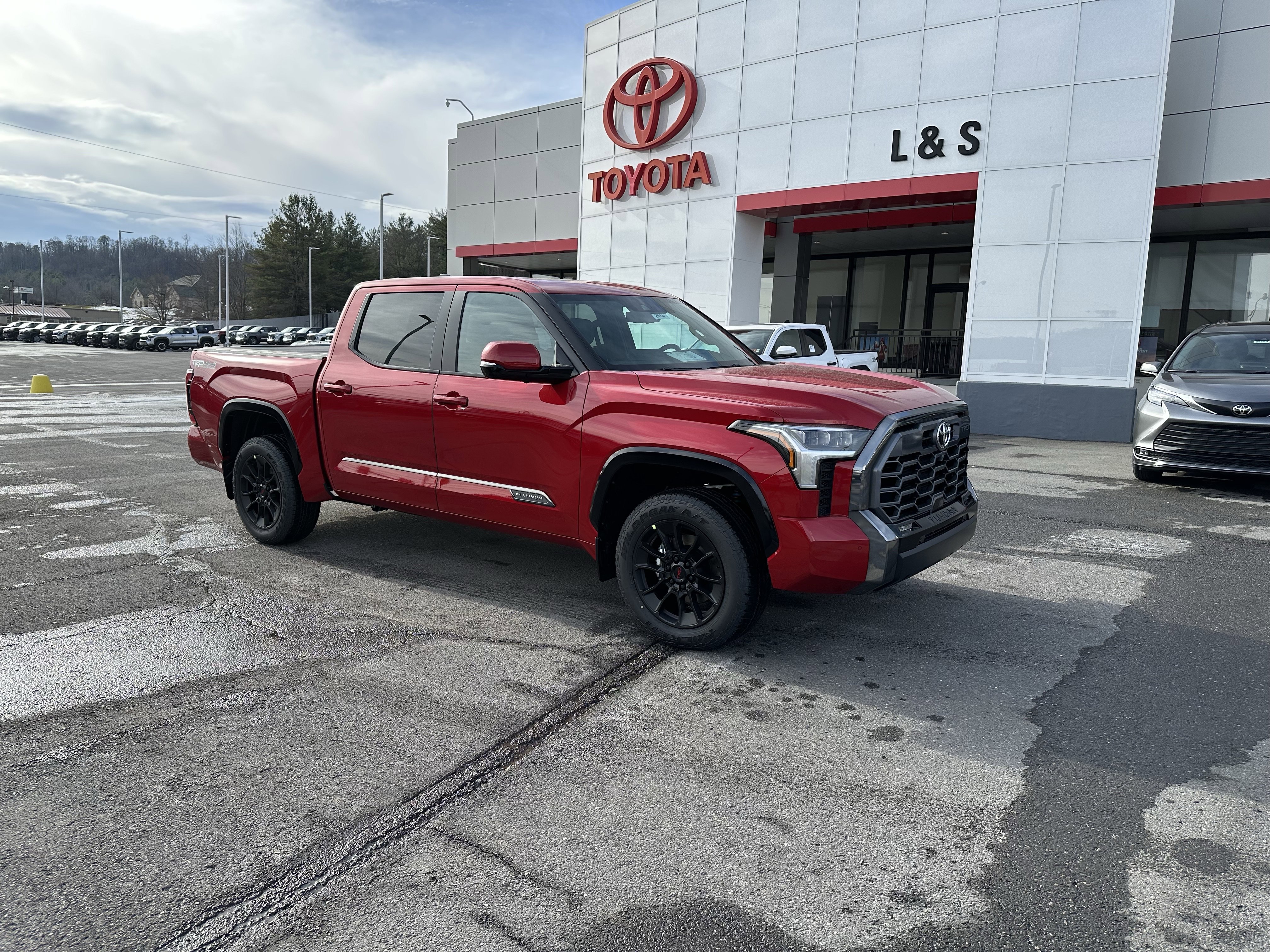 2026 Toyota Tundra Platinum's photo