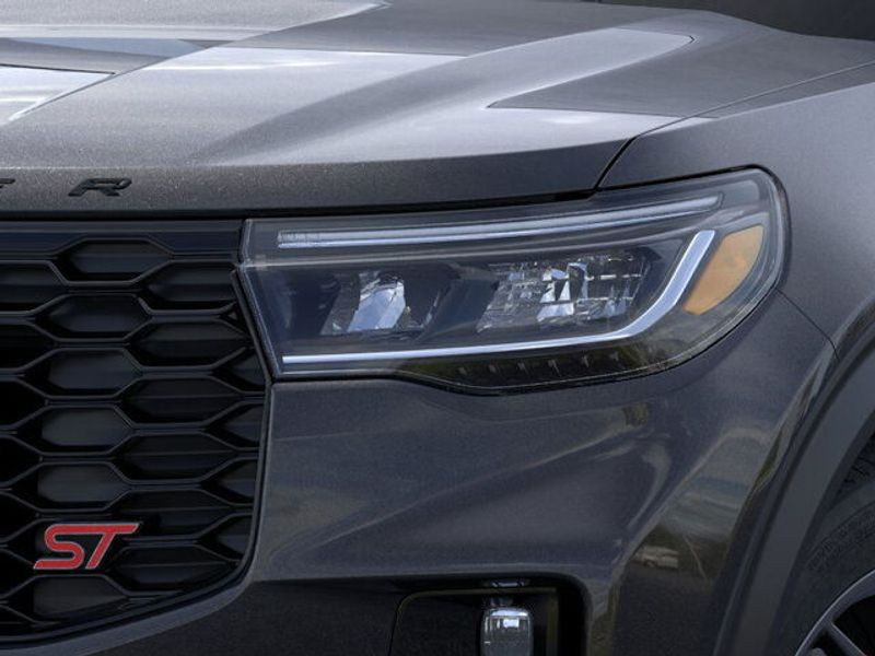 2025 Ford Explorer ST photo 15