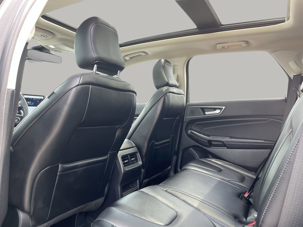 2022 Ford Edge Titanium photo 15