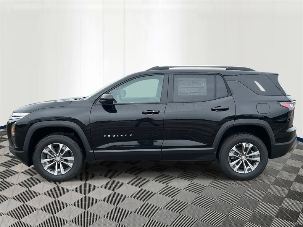 2025 Chevrolet Traverse photo 2