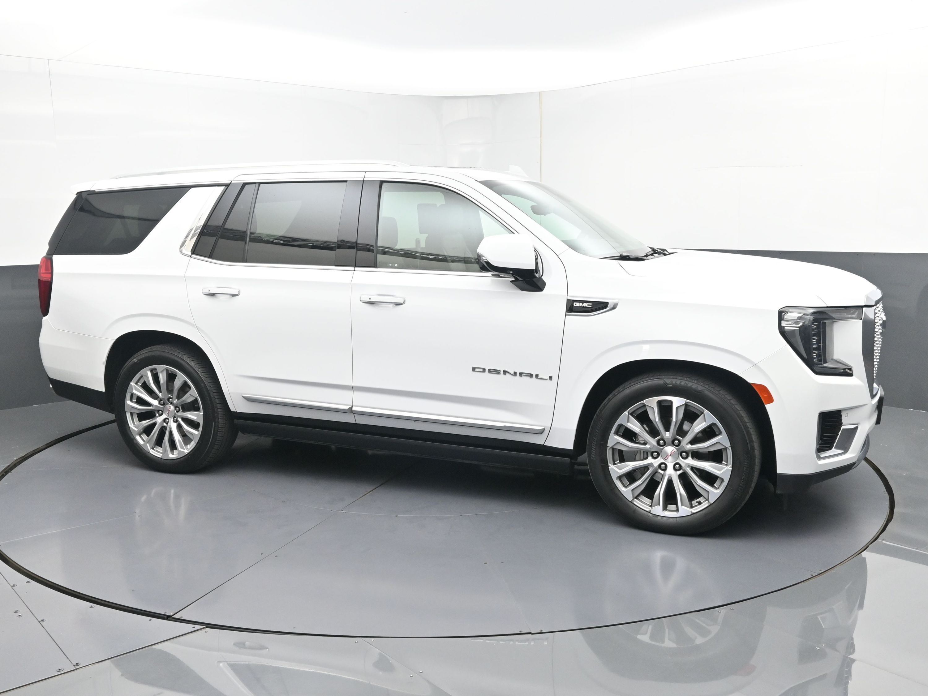 2021 GMC Yukon Denali's photo