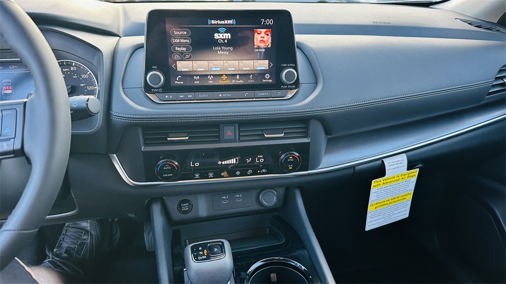 2026 Nissan Rogue SV photo 21