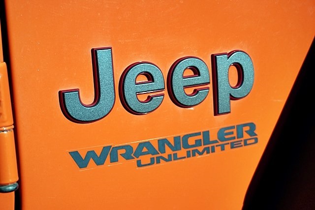 Used 2018 Orange Jeep Unlimited Rubicon image 13