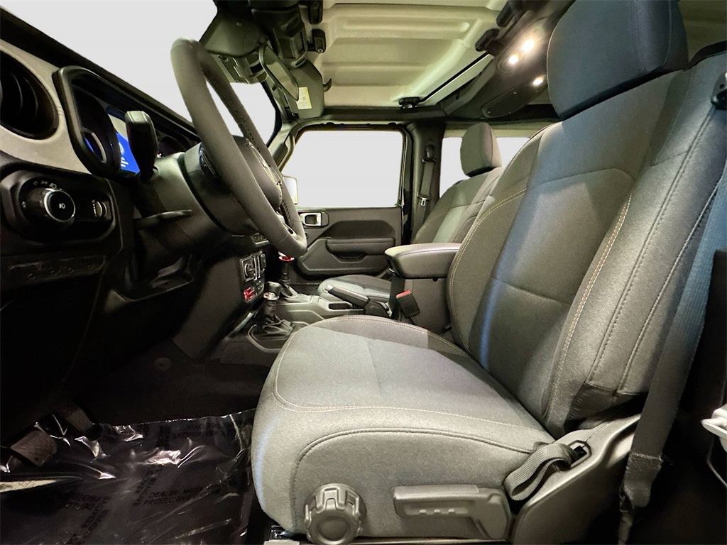 2025 Jeep Wrangler Willys photo 5