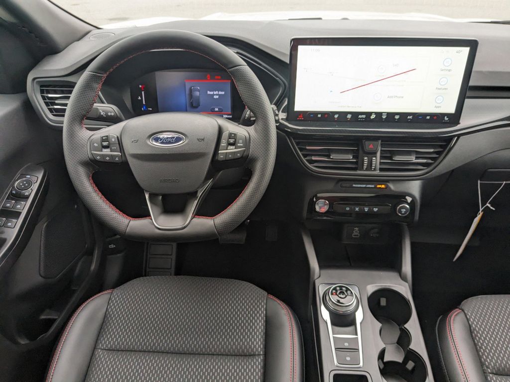 2025 Ford Escape ST-Line photo 13