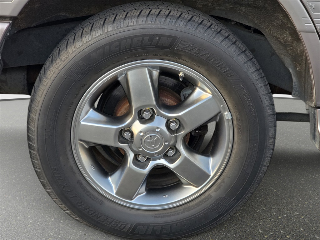 2006 Toyota Land Cruiser Base photo 29