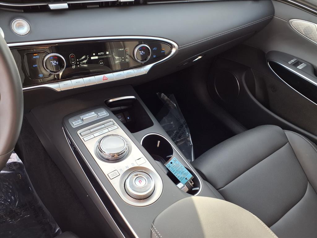 2025 Genesis GV70 2.5T photo 8