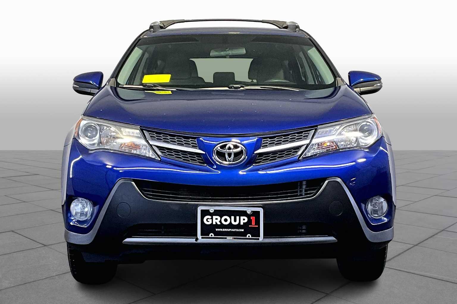 2015 Toyota RAV4 XLE photo 3