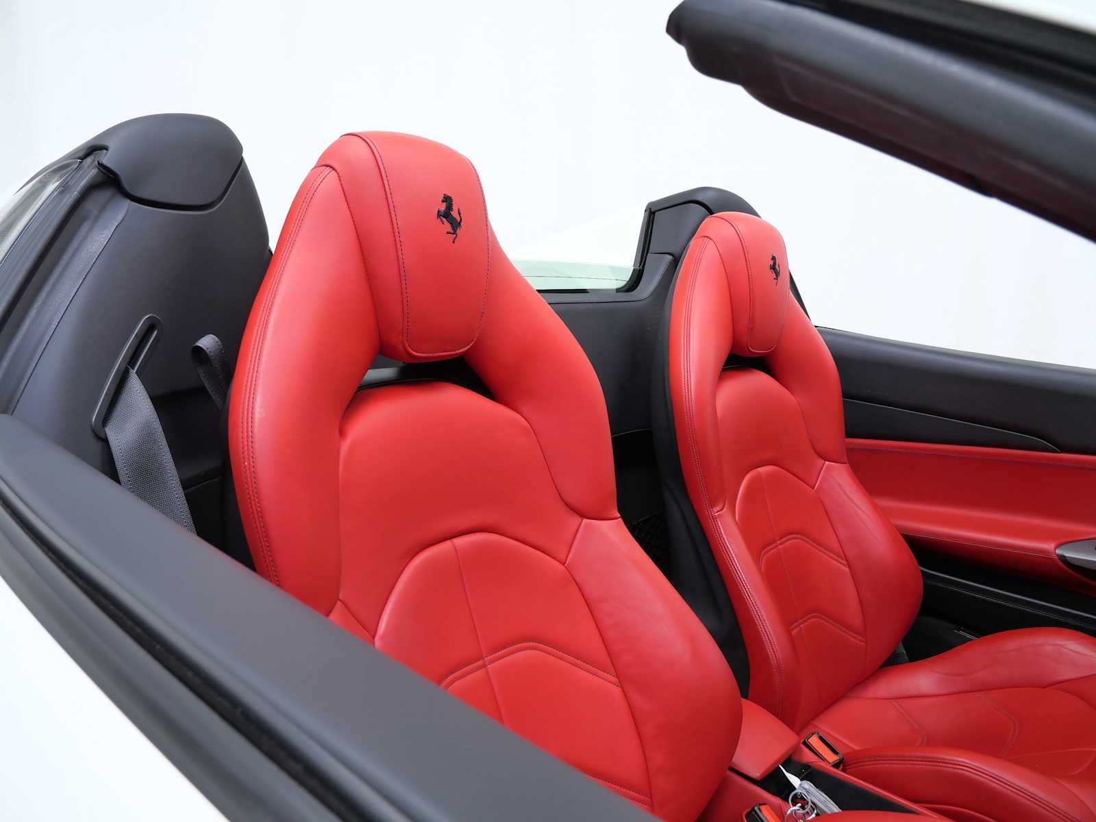 2019 Ferrari 488 Spider photo 13