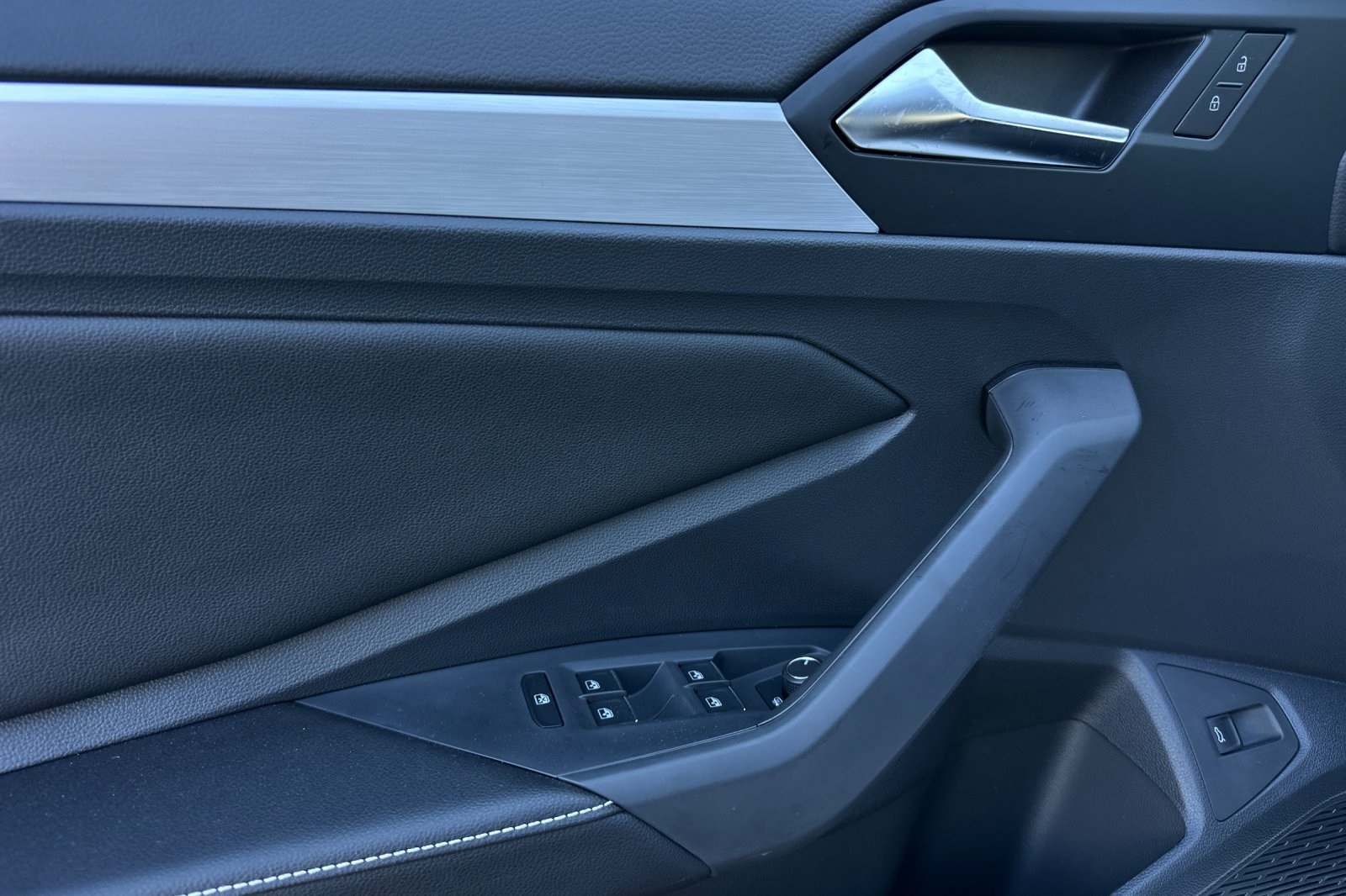 2025 Volkswagen Jetta 1.5T Sport photo 11