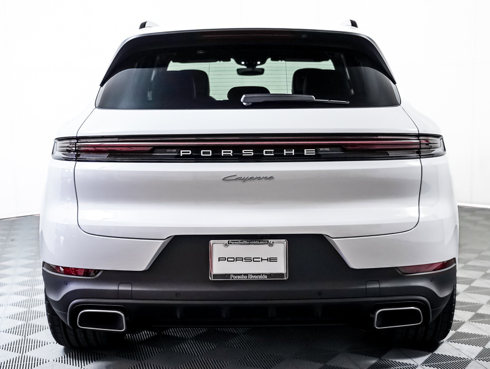 2025 Porsche Cayenne photo 11