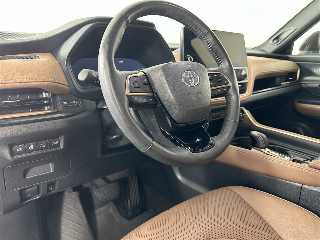 2024 Toyota Highlander Hybrid Platinum photo 21
