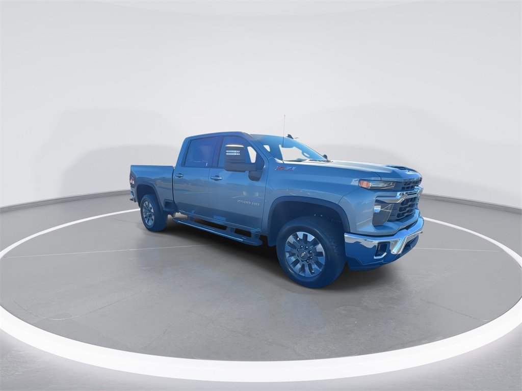 2026 Chevrolet Silverado 2500HD LT photo 2