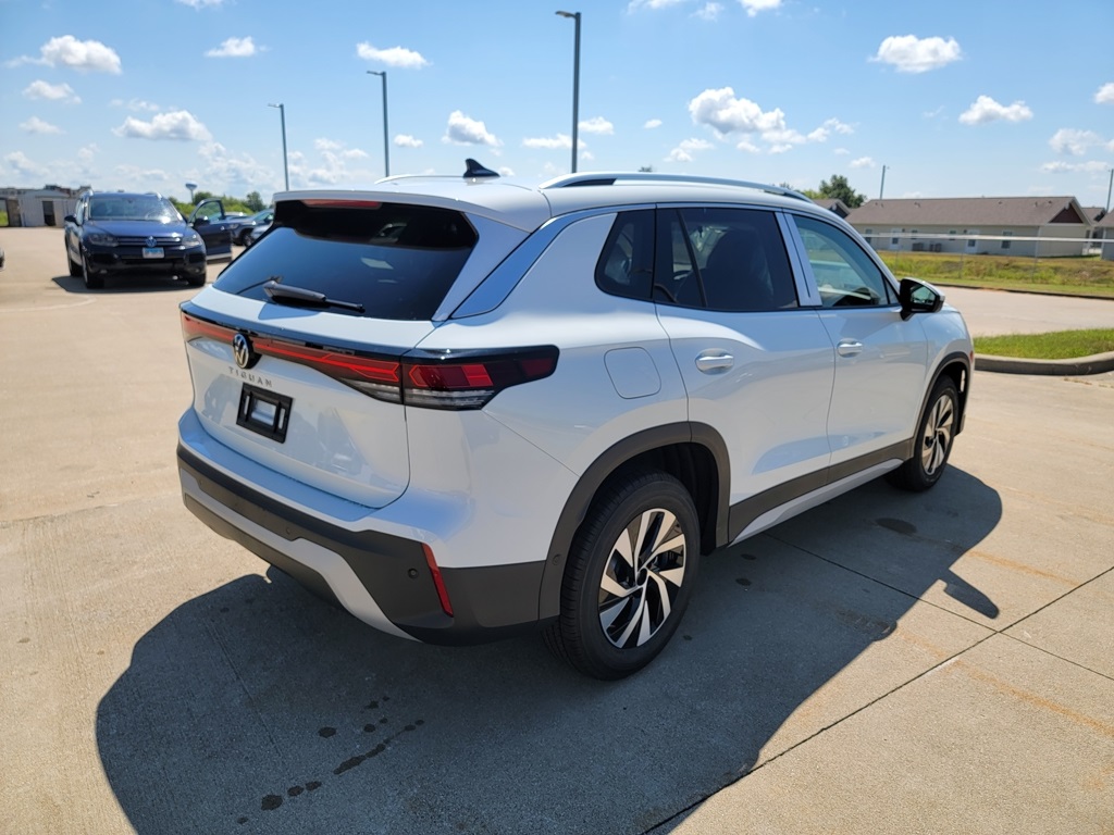 2025 Volkswagen Tiguan S photo 3
