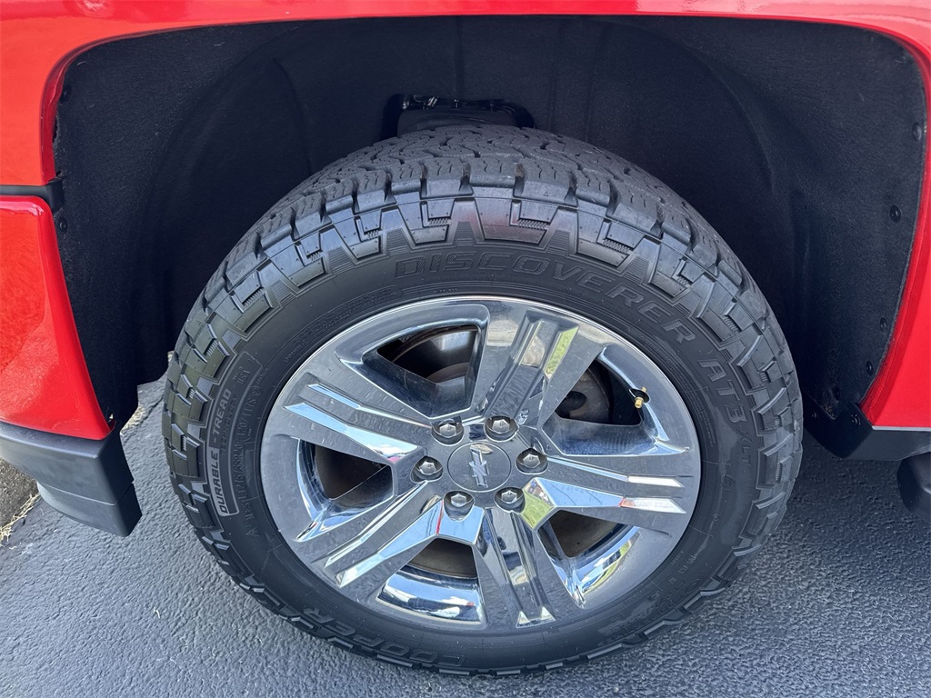 2018 Chevrolet Silverado 1500 Custom photo 16