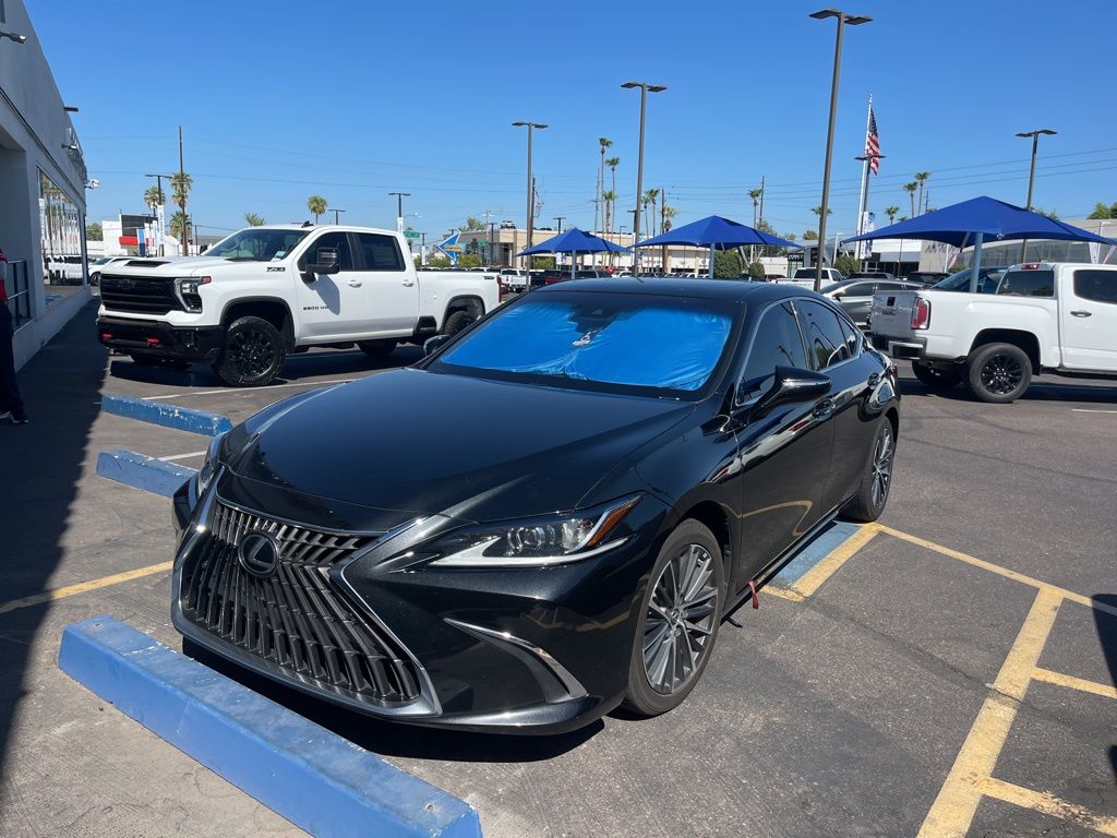2022 Lexus ES 350 photo 2