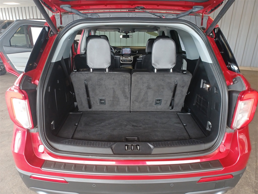 2023 Ford Explorer XLT photo 14