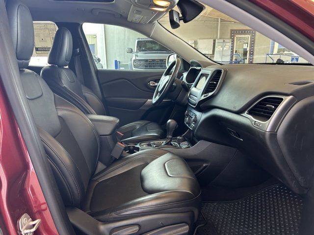 2019 Jeep Cherokee Latitude photo 19