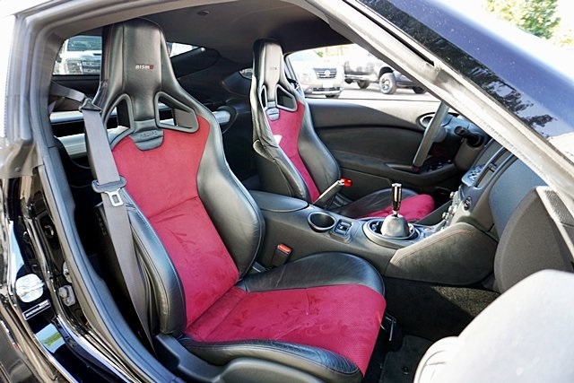 Used 2020 Black Nissan Nismo image 19