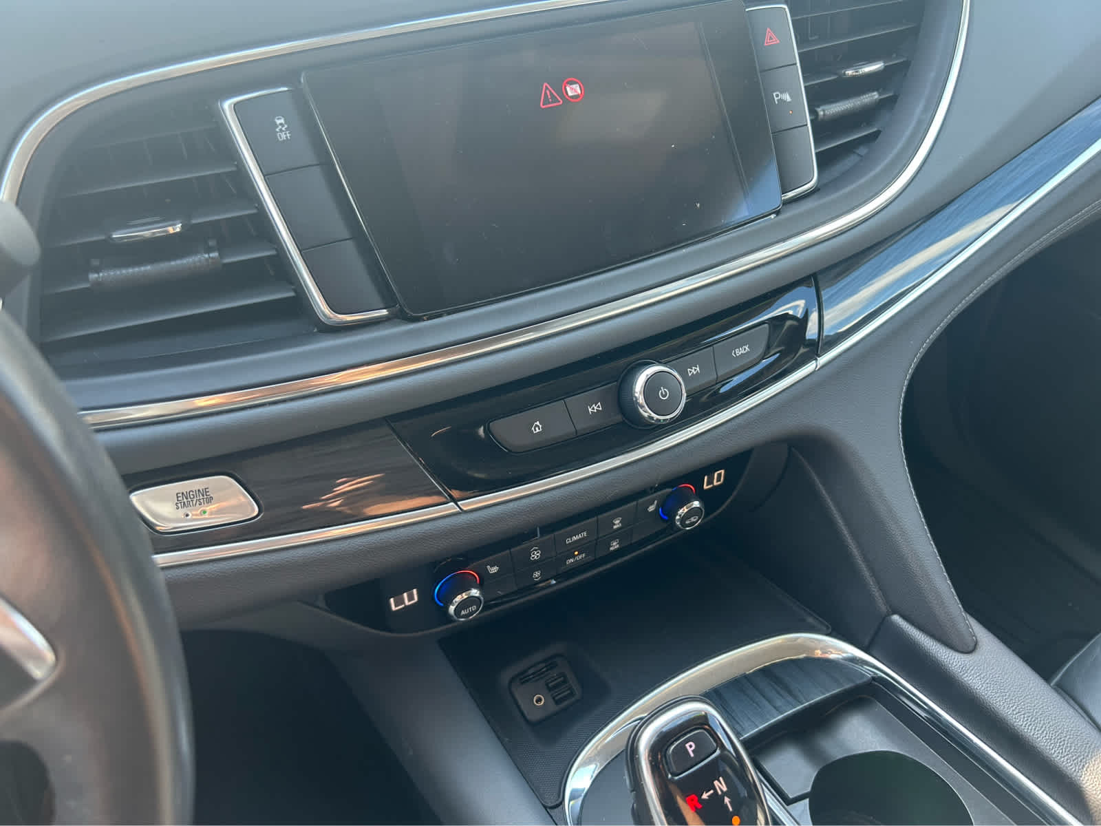 2020 Buick Enclave Essence photo 17
