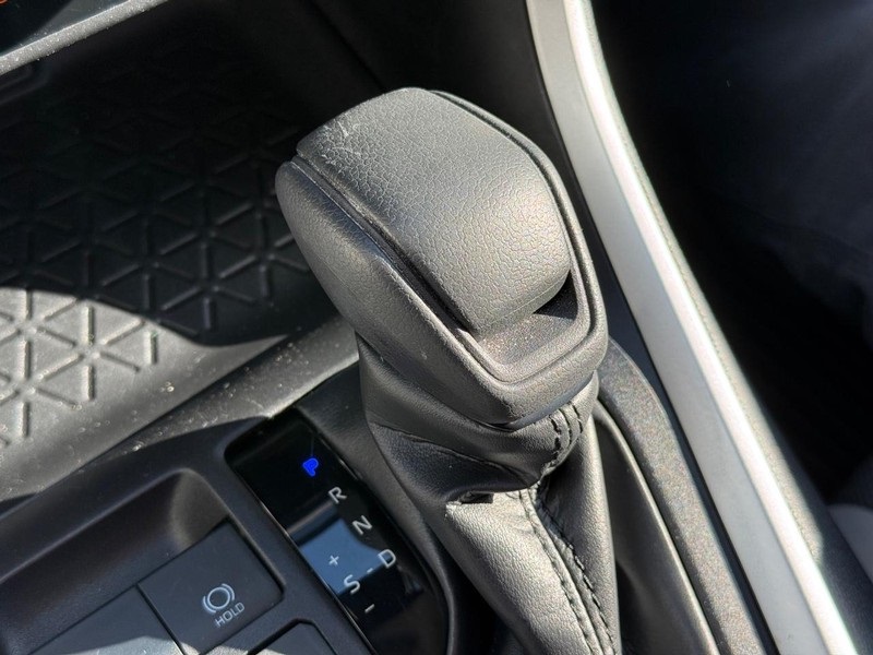 2022 Toyota RAV4 XLE photo 24