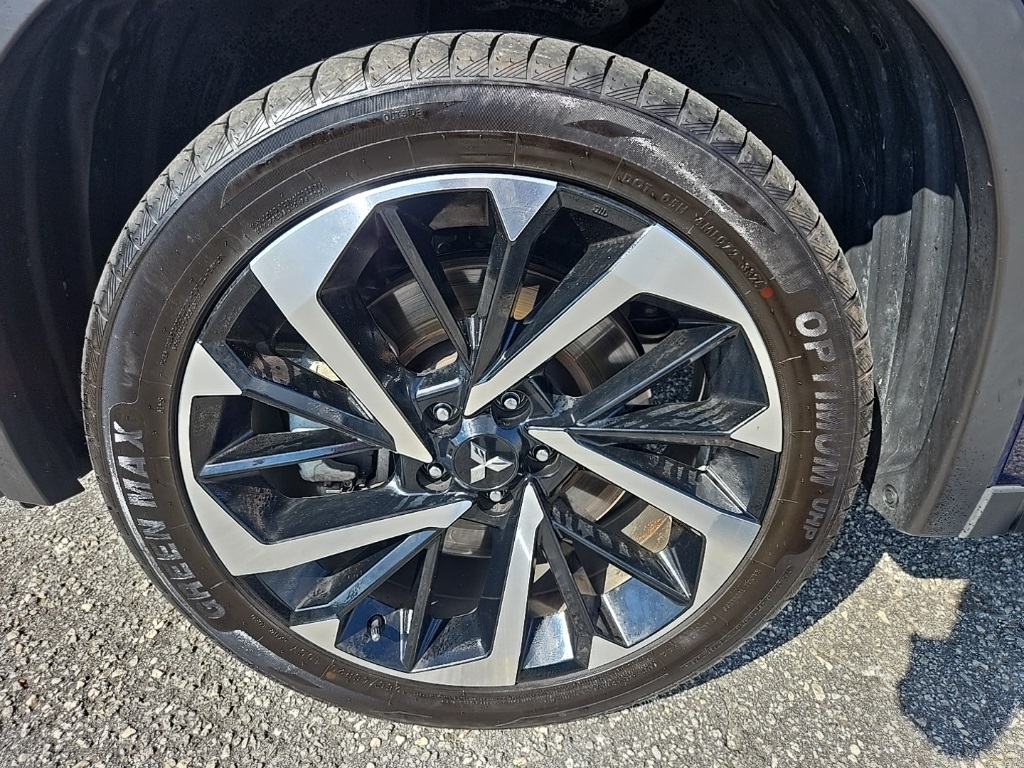2024 Mitsubishi Outlander SE photo 9