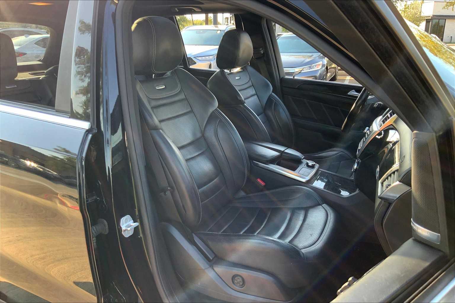 2015 Mercedes Benz ML 63 photo 5