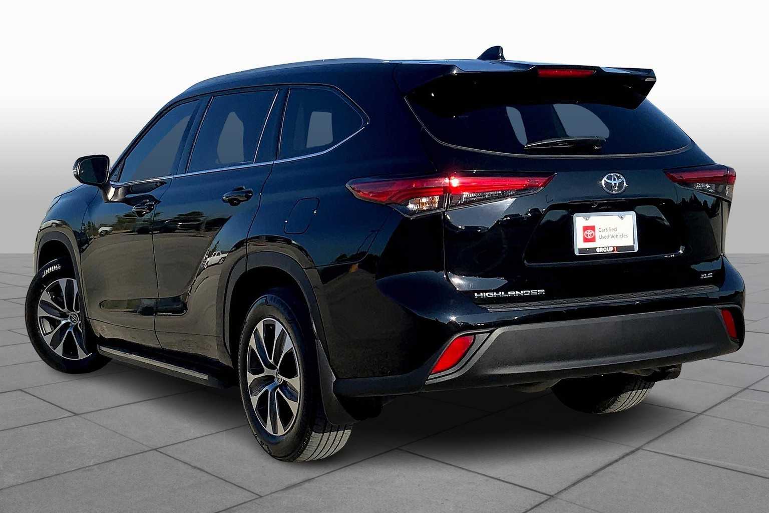 2022 Toyota Highlander XLE photo 11