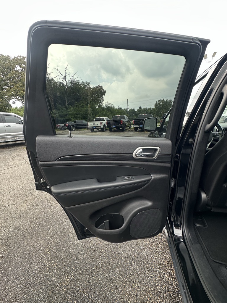 2021 Jeep Grand Cherokee Laredo X photo 6