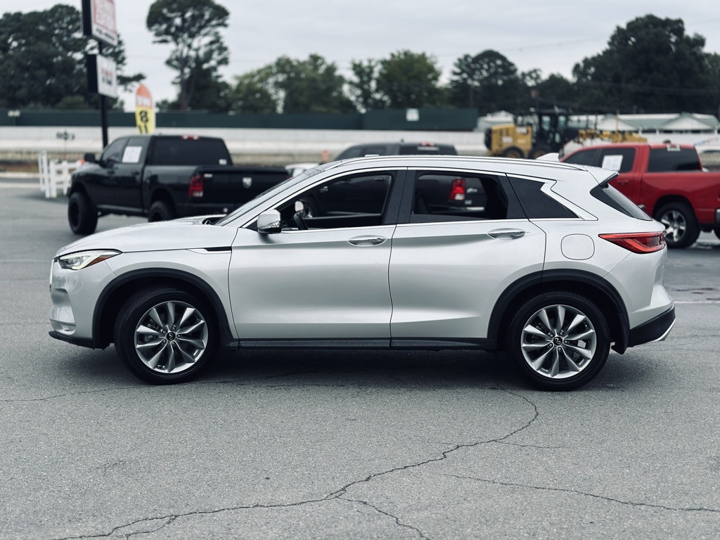 2021 Infiniti QX50 Essential photo 4