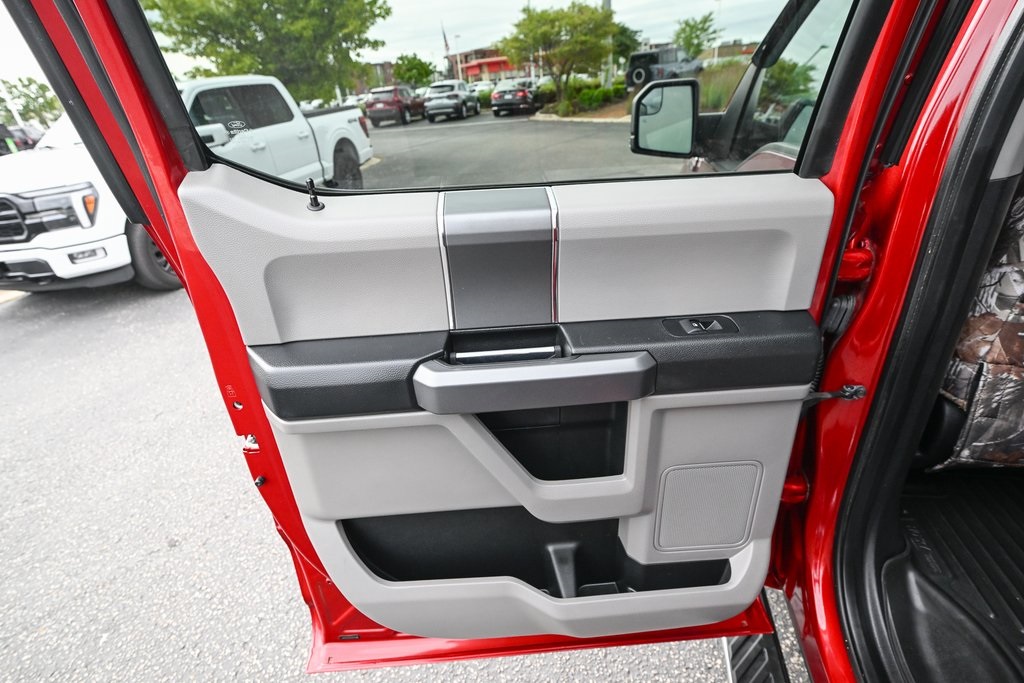 2016 Ford F-150 XLT photo 20
