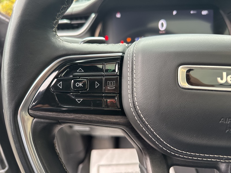 2021 Jeep Grand Cherokee Overland Sport photo 23